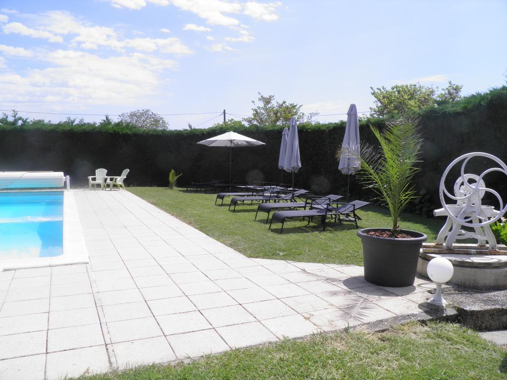 Senouillac Chambres D'Hotes La Vigneronne מראה חיצוני תמונה